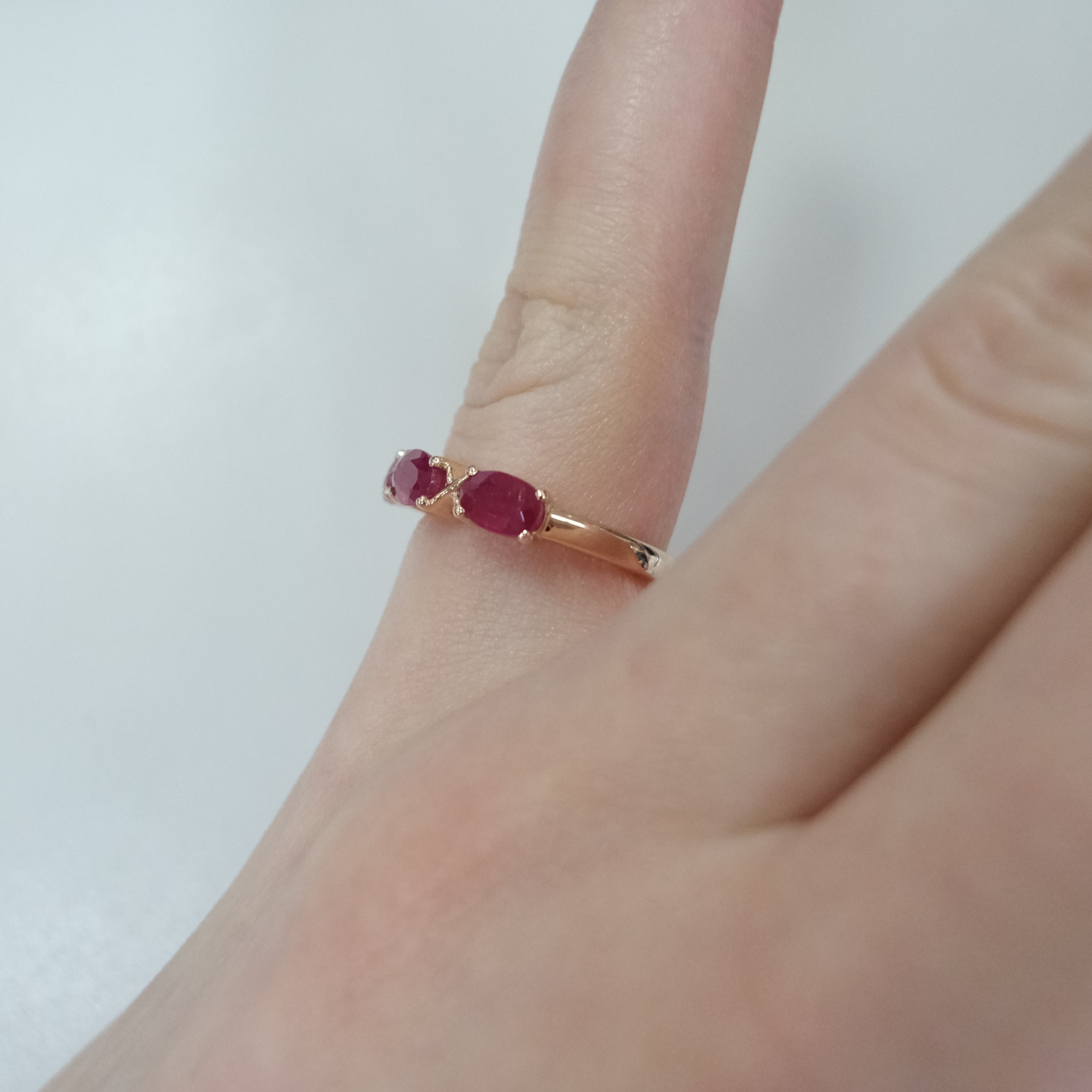 Серебряное кольцо с рубинами